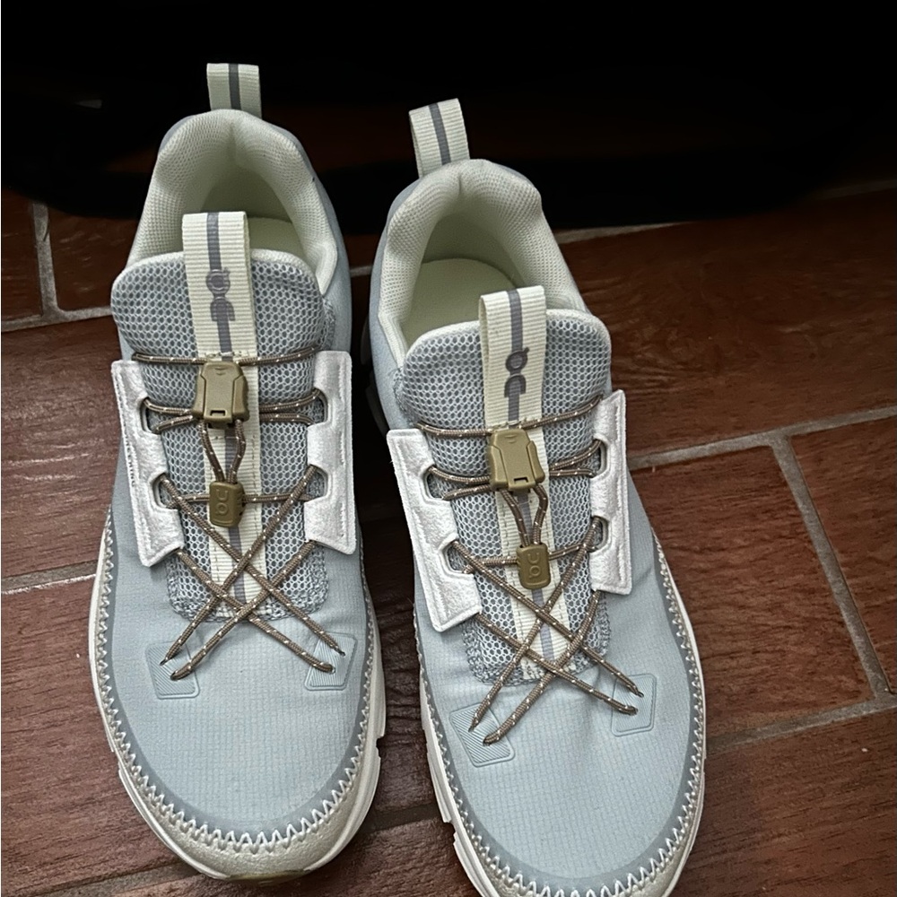 On Cloud Cloudaway Size 8 NEW